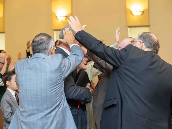 Installation service worship